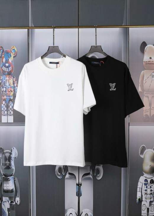 Picture of Louis Vuitton T Shirts Short _SKULVS-XLtltxA1187191